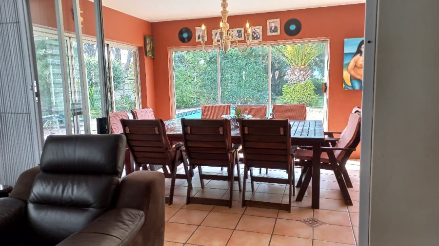 5 Bedroom Property for Sale in Wierda Park Gauteng