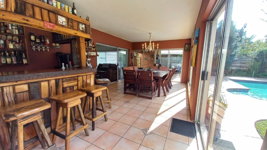 5 Bedroom Property for Sale in Wierda Park Gauteng