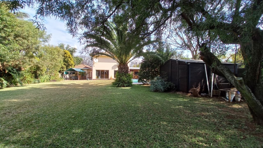 5 Bedroom Property for Sale in Wierda Park Gauteng