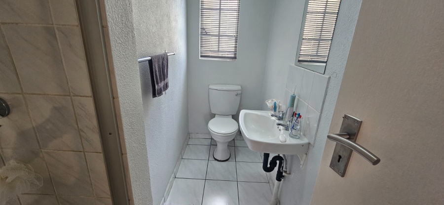 2 Bedroom Property for Sale in Eden Glen Gauteng