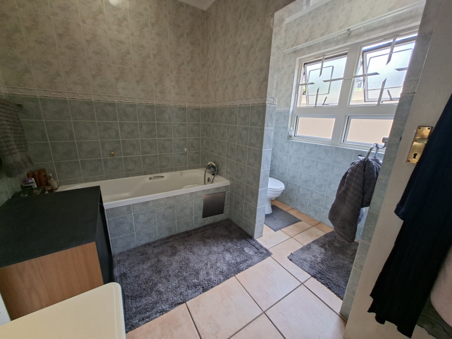 3 Bedroom Property for Sale in Die Wilgers Gauteng