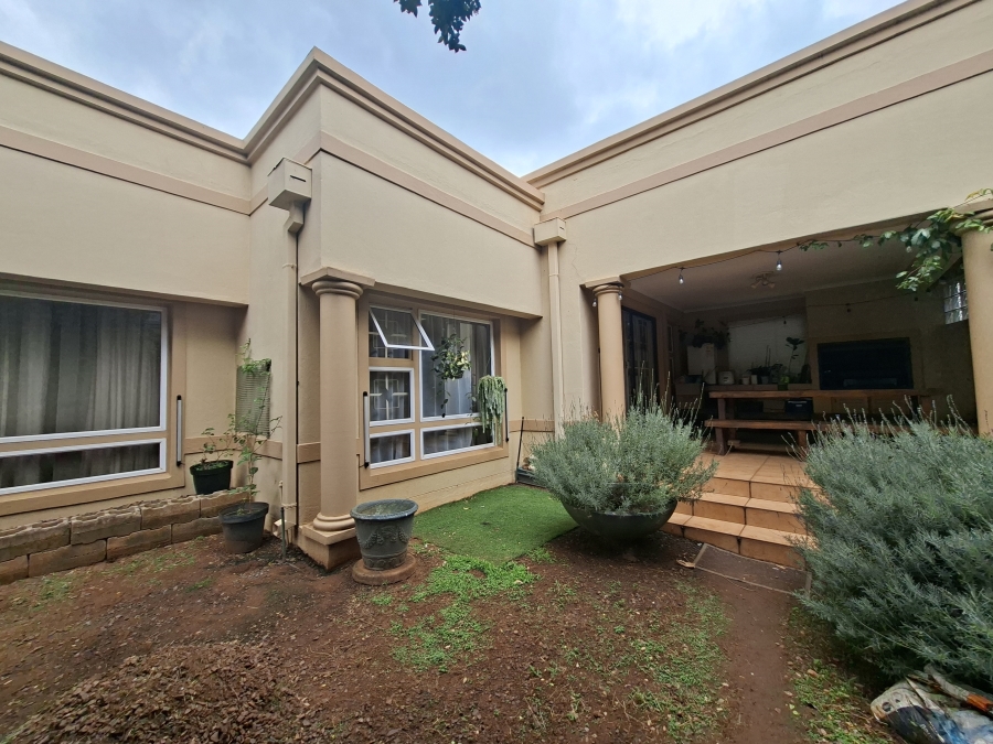 3 Bedroom Property for Sale in Die Wilgers Gauteng