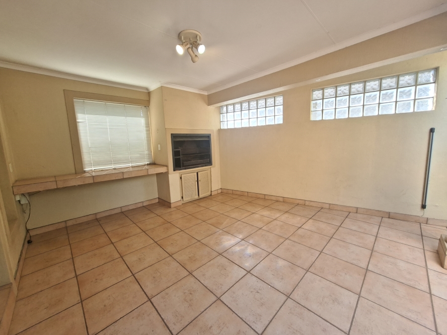 3 Bedroom Property for Sale in Die Wilgers Gauteng