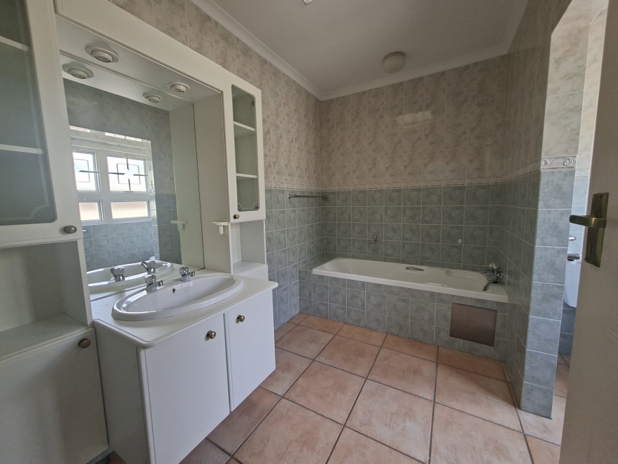3 Bedroom Property for Sale in Die Wilgers Gauteng