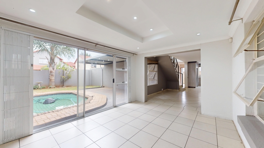 3 Bedroom Property for Sale in Ravenswood Gauteng