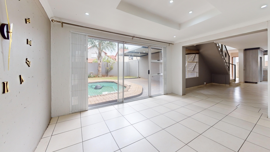 3 Bedroom Property for Sale in Ravenswood Gauteng