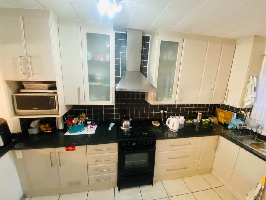 2 Bedroom Property for Sale in New Redruth Gauteng