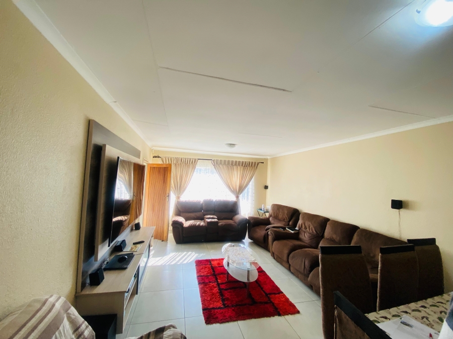 3 Bedroom Property for Sale in New Redruth Gauteng