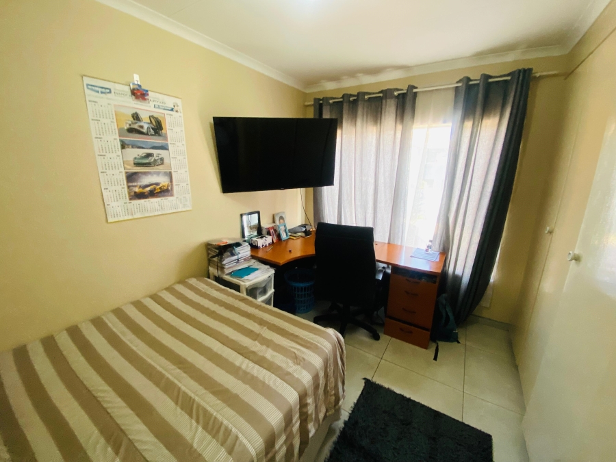 3 Bedroom Property for Sale in New Redruth Gauteng