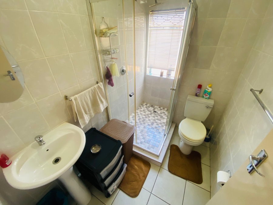 3 Bedroom Property for Sale in New Redruth Gauteng