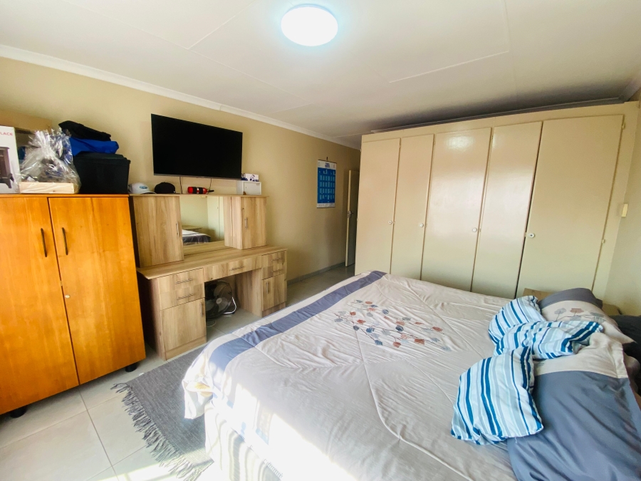 3 Bedroom Property for Sale in New Redruth Gauteng