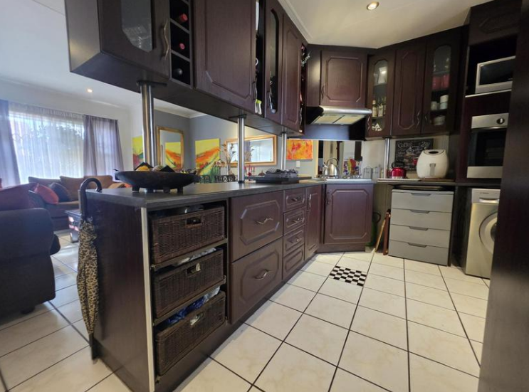 3 Bedroom Property for Sale in New Redruth Gauteng