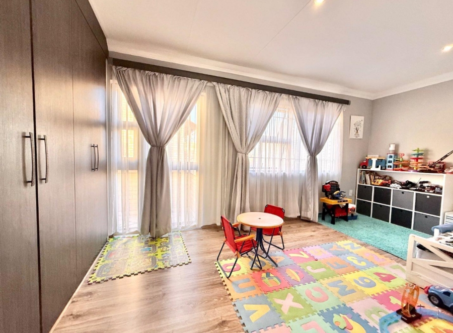 3 Bedroom Property for Sale in New Redruth Gauteng