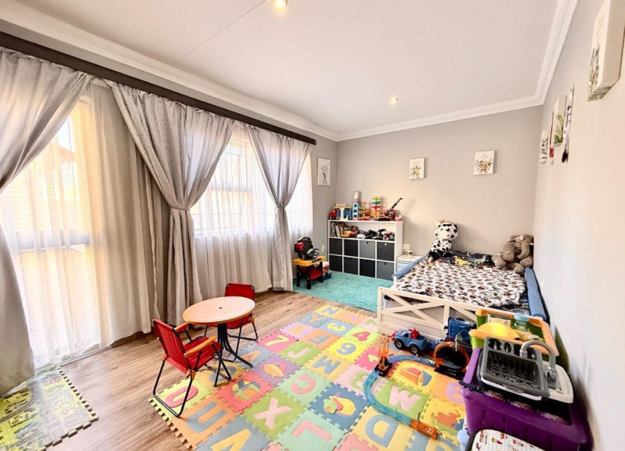 3 Bedroom Property for Sale in New Redruth Gauteng