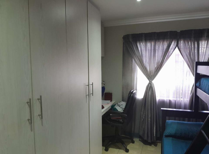 2 Bedroom Property for Sale in New Redruth Gauteng