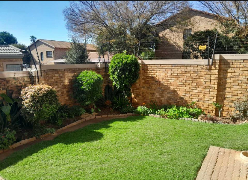 2 Bedroom Property for Sale in New Redruth Gauteng