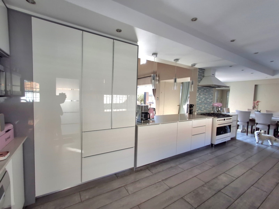 3 Bedroom Property for Sale in Beyers Park Gauteng