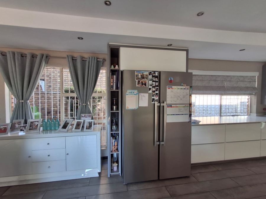 3 Bedroom Property for Sale in Beyers Park Gauteng