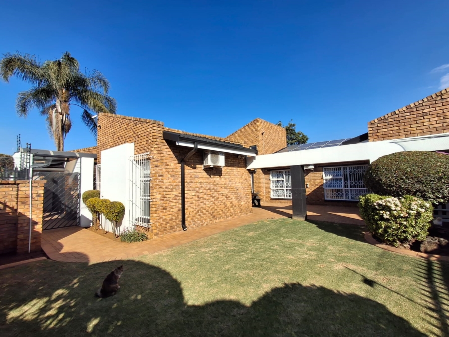 3 Bedroom Property for Sale in Beyers Park Gauteng