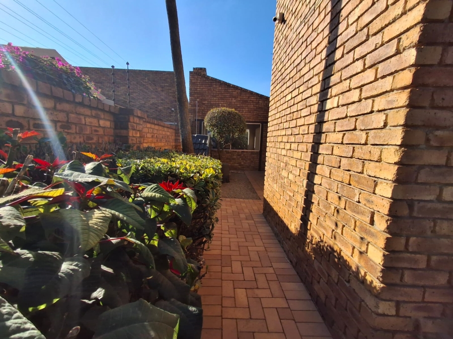 3 Bedroom Property for Sale in Beyers Park Gauteng