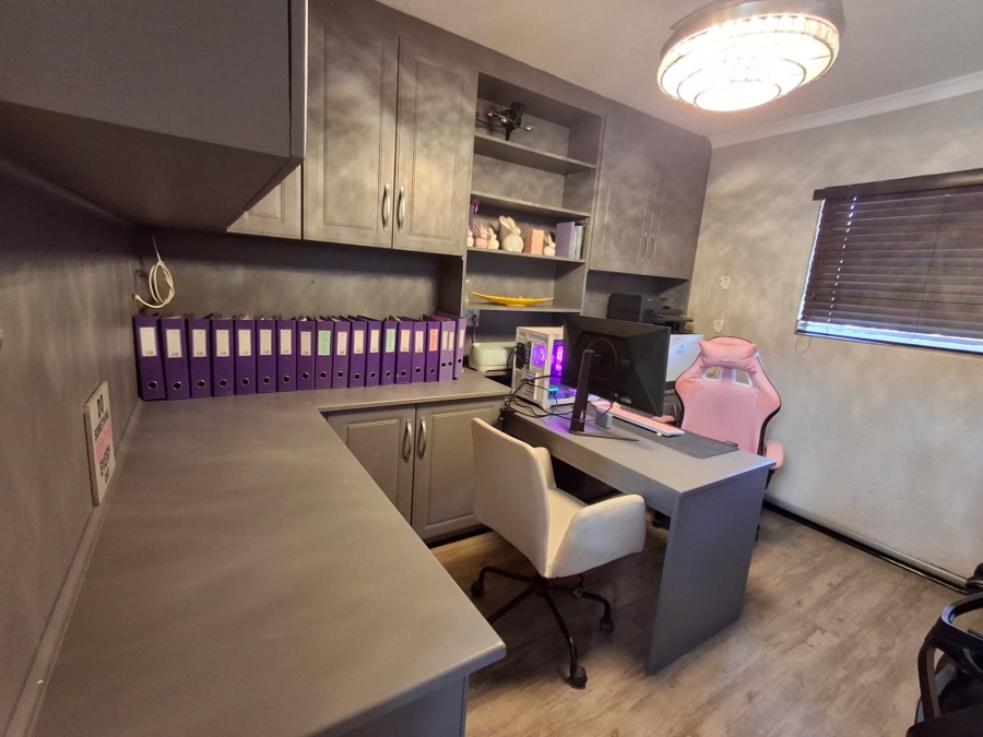 3 Bedroom Property for Sale in Beyers Park Gauteng