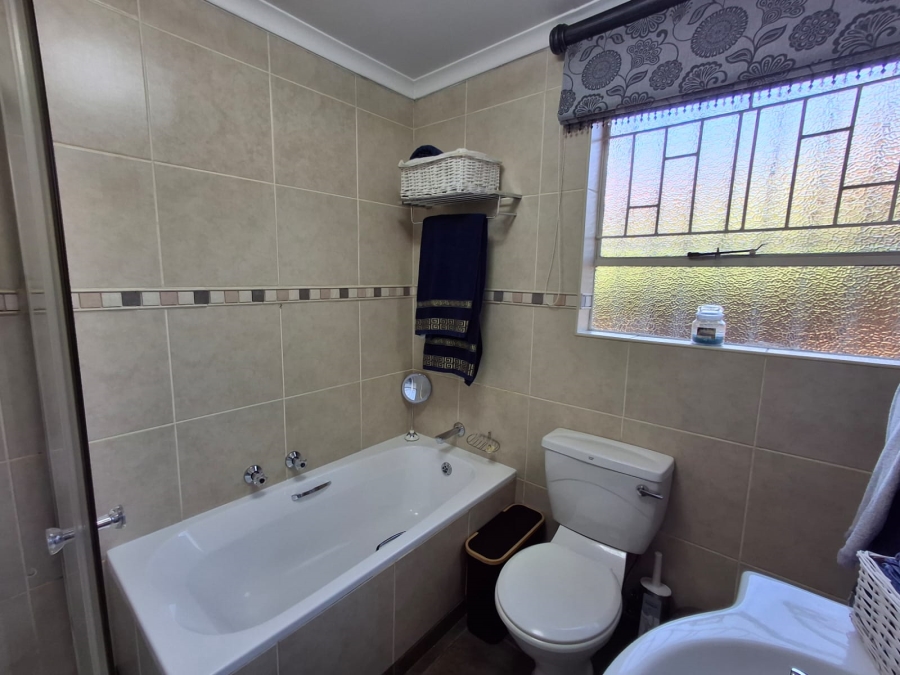 3 Bedroom Property for Sale in Beyers Park Gauteng