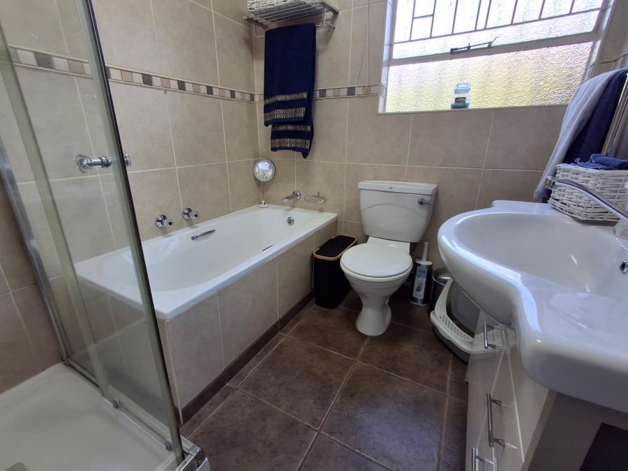 3 Bedroom Property for Sale in Beyers Park Gauteng