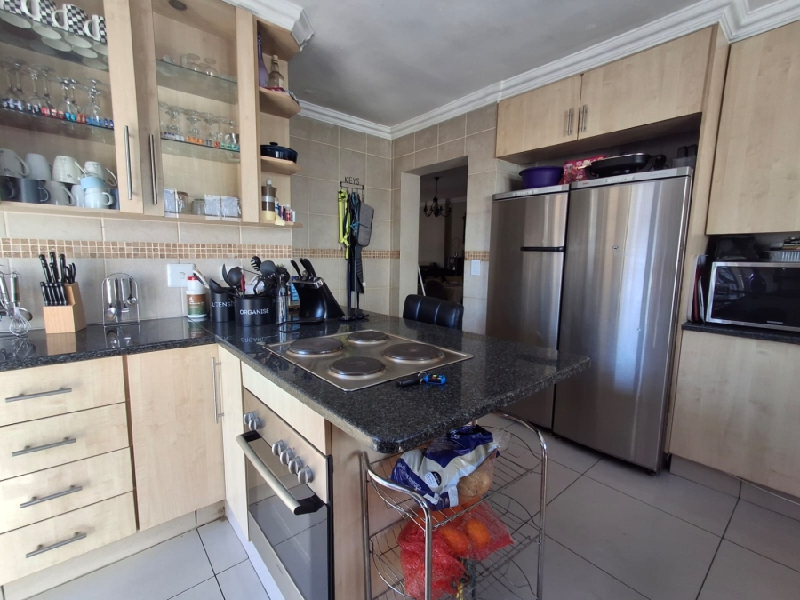 4 Bedroom Property for Sale in Bardene Gauteng