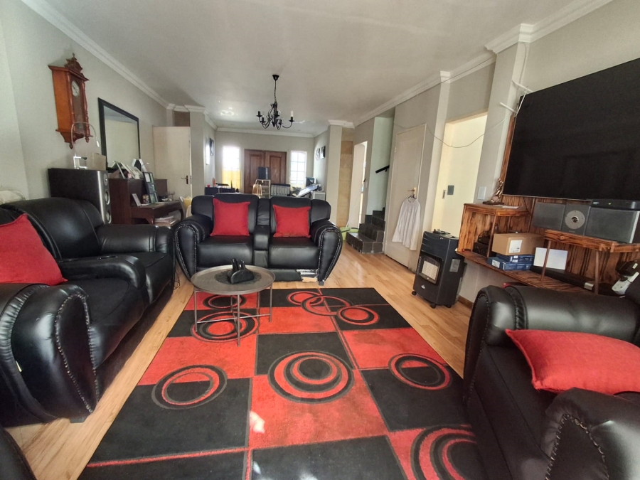 4 Bedroom Property for Sale in Bardene Gauteng