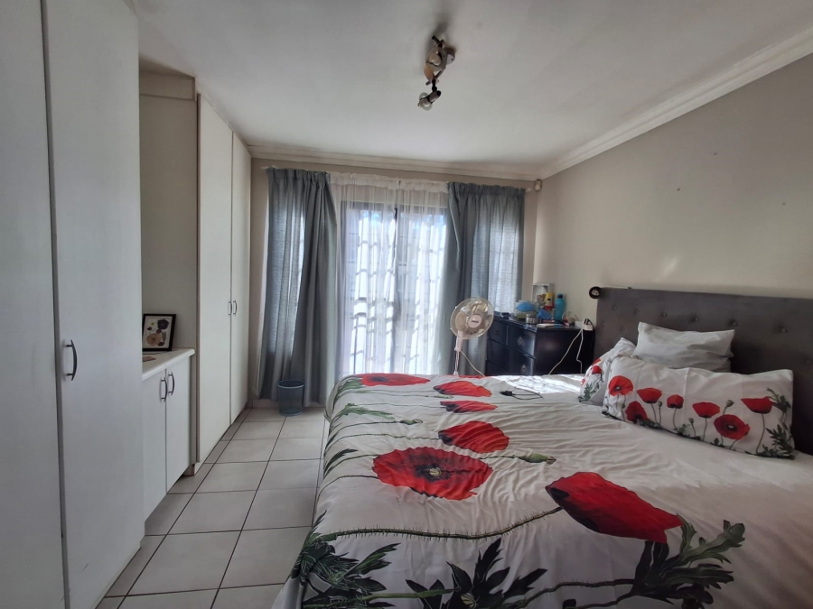 4 Bedroom Property for Sale in Bardene Gauteng