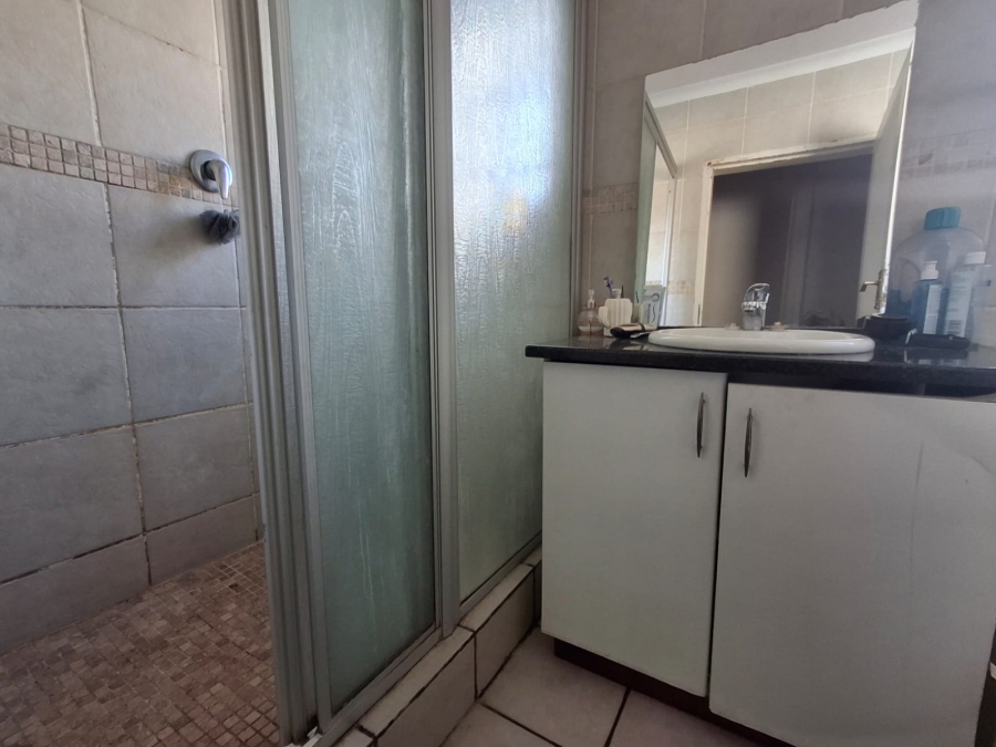 4 Bedroom Property for Sale in Bardene Gauteng