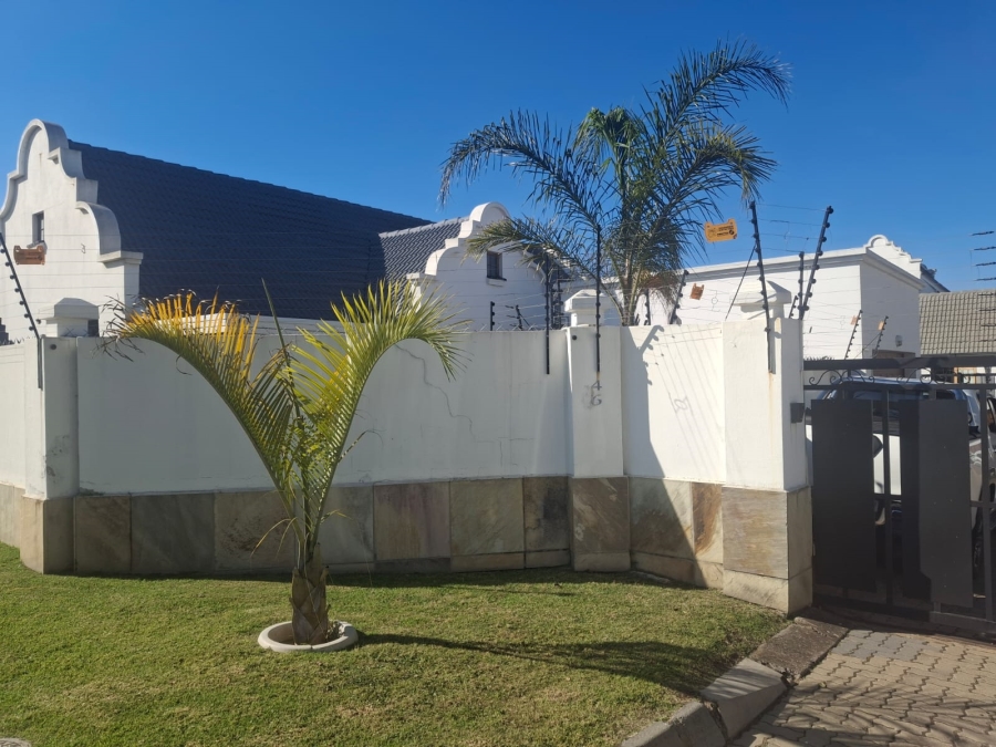 4 Bedroom Property for Sale in Bardene Gauteng