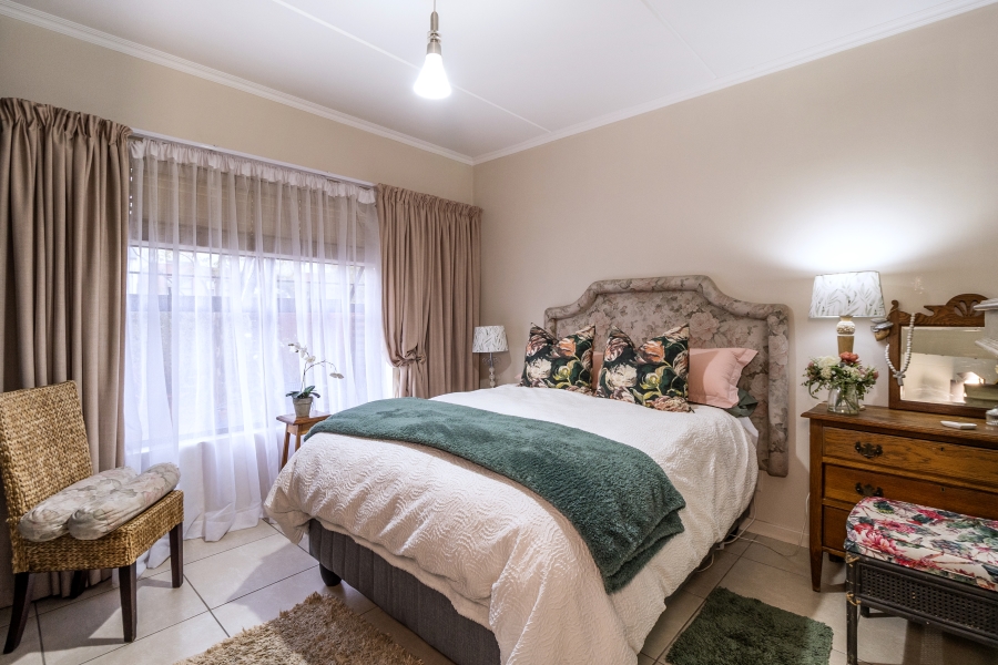 3 Bedroom Property for Sale in Greenstone Crest Gauteng
