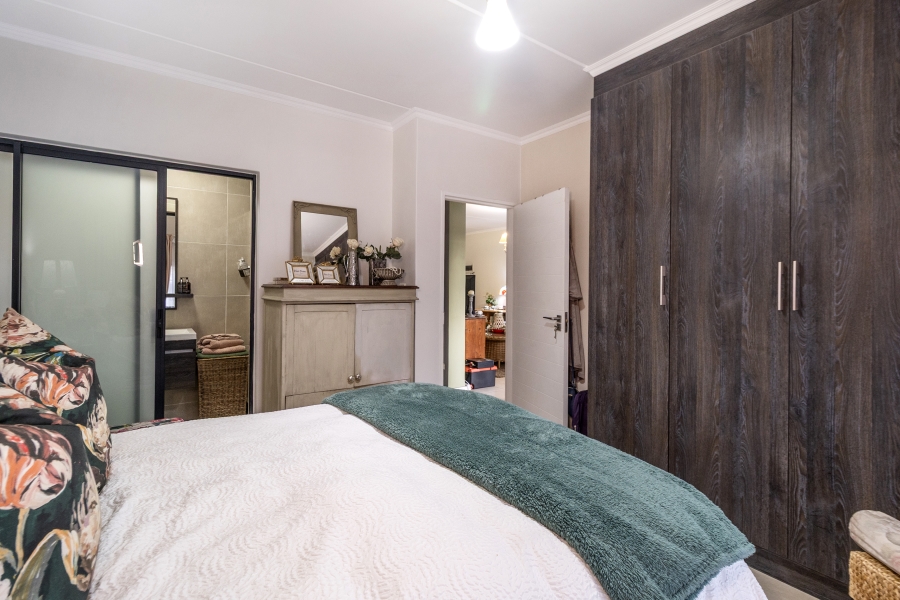 3 Bedroom Property for Sale in Greenstone Crest Gauteng