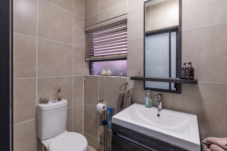 3 Bedroom Property for Sale in Greenstone Crest Gauteng
