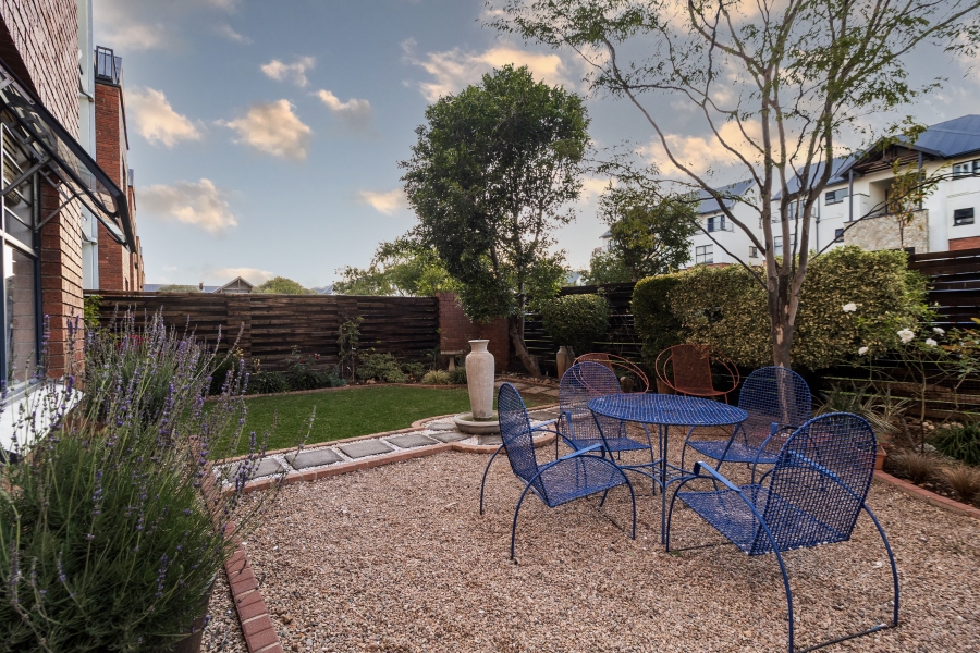 3 Bedroom Property for Sale in Greenstone Crest Gauteng