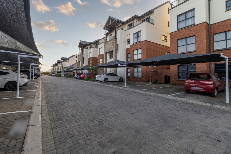 3 Bedroom Property for Sale in Greenstone Crest Gauteng