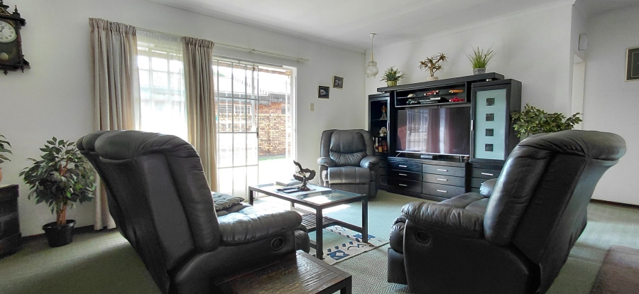 2 Bedroom Property for Sale in Norton Park Gauteng