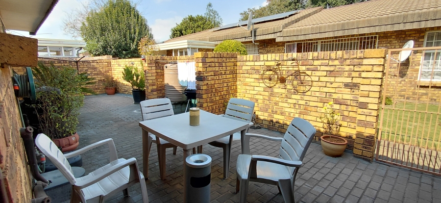 2 Bedroom Property for Sale in Norton Park Gauteng