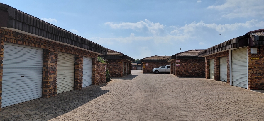 2 Bedroom Property for Sale in Norton Park Gauteng