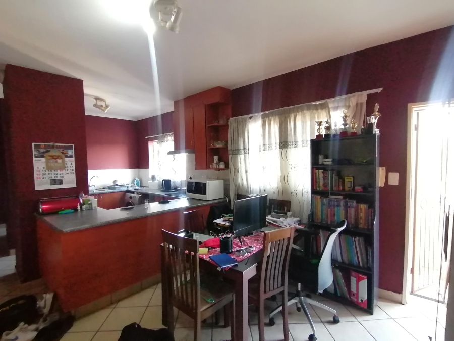 To Let 2 Bedroom Property for Rent in Country View Gauteng