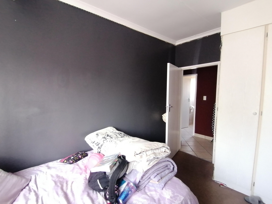 To Let 2 Bedroom Property for Rent in Country View Gauteng