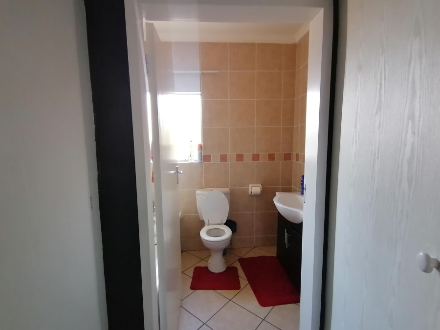 To Let 2 Bedroom Property for Rent in Country View Gauteng