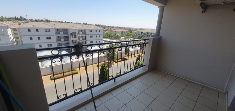 To Let 2 Bedroom Property for Rent in Noordwyk Gauteng