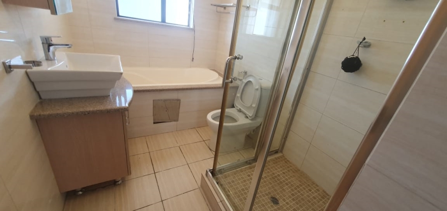 To Let 2 Bedroom Property for Rent in Noordwyk Gauteng