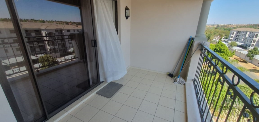 To Let 2 Bedroom Property for Rent in Noordwyk Gauteng