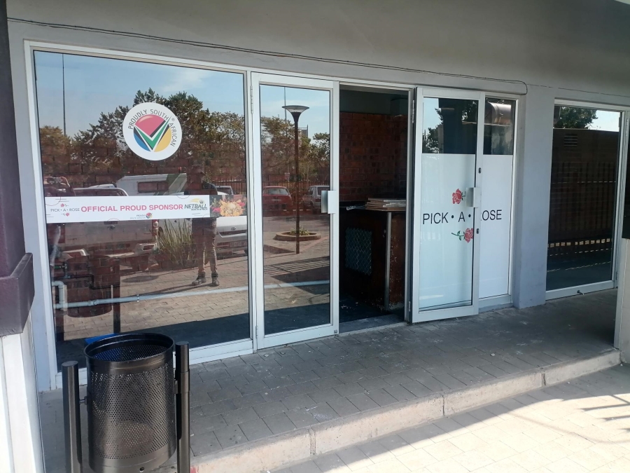 To Let Commercial Property for Rent in Die Wilgers Gauteng