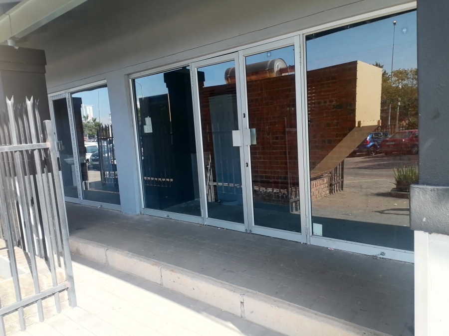 To Let Commercial Property for Rent in Die Wilgers Gauteng