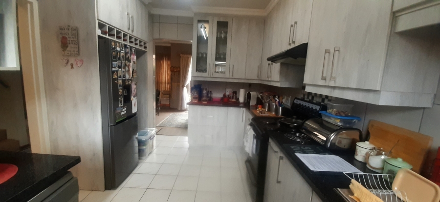2 Bedroom Property for Sale in Birchleigh Gauteng