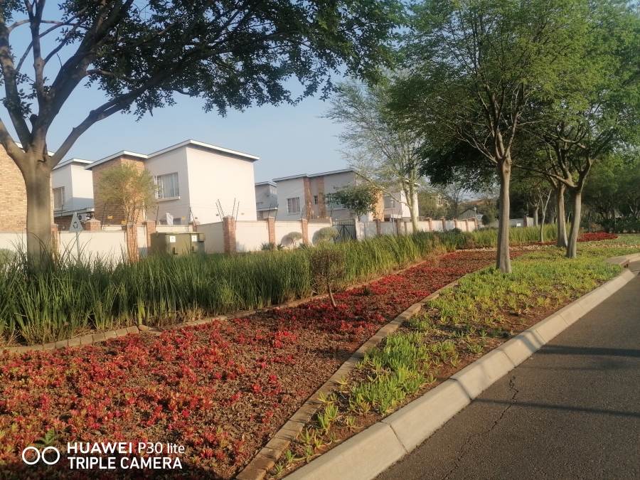 1 Bedroom Property for Sale in Oukraal Estate Gauteng